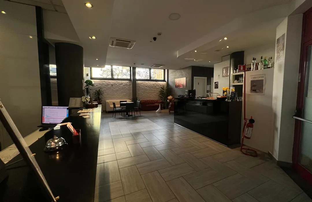 Master Hotel-1
